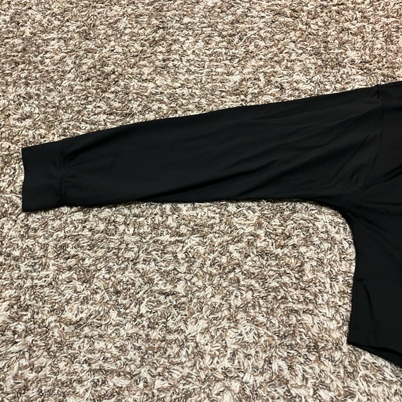 Lululemon loose fitting crop shirt. - Picture 3 of 4